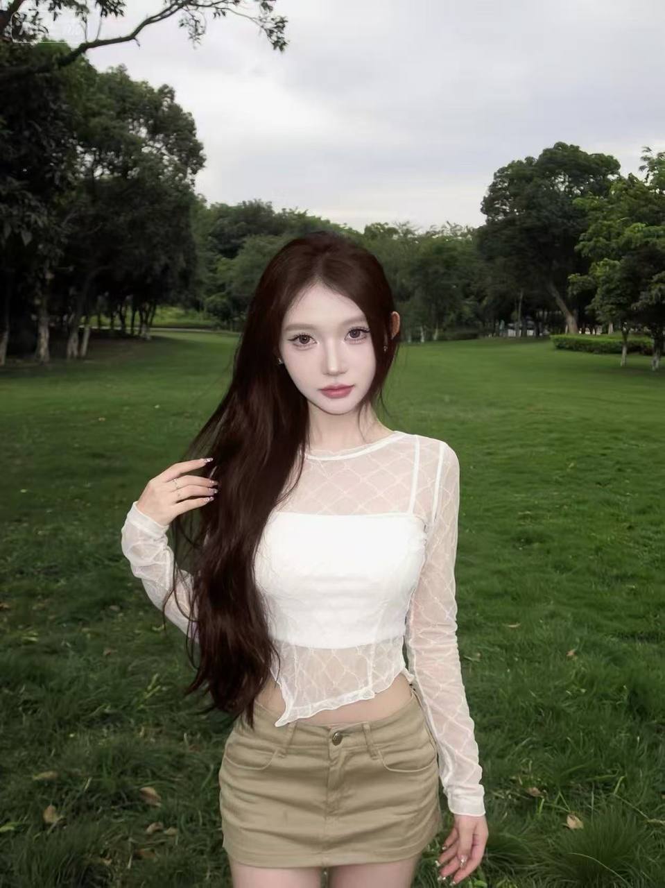 娇小玲珑美女校花Emma