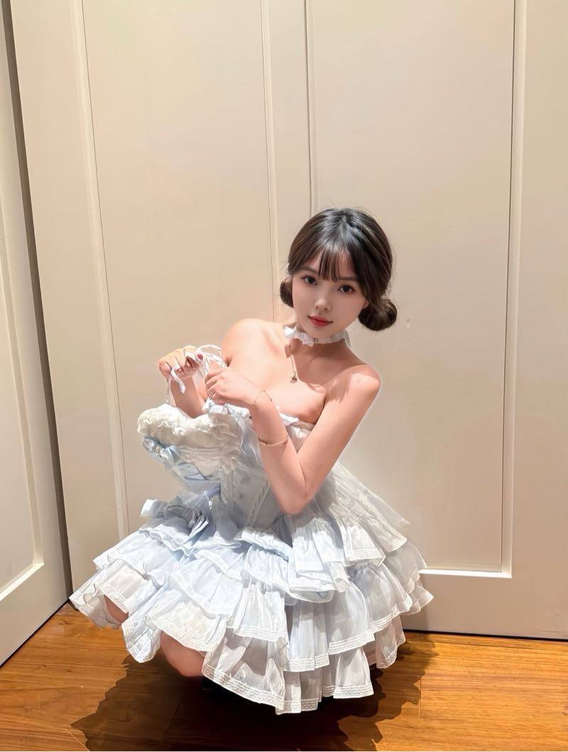 童颜巨乳萌妹Elena