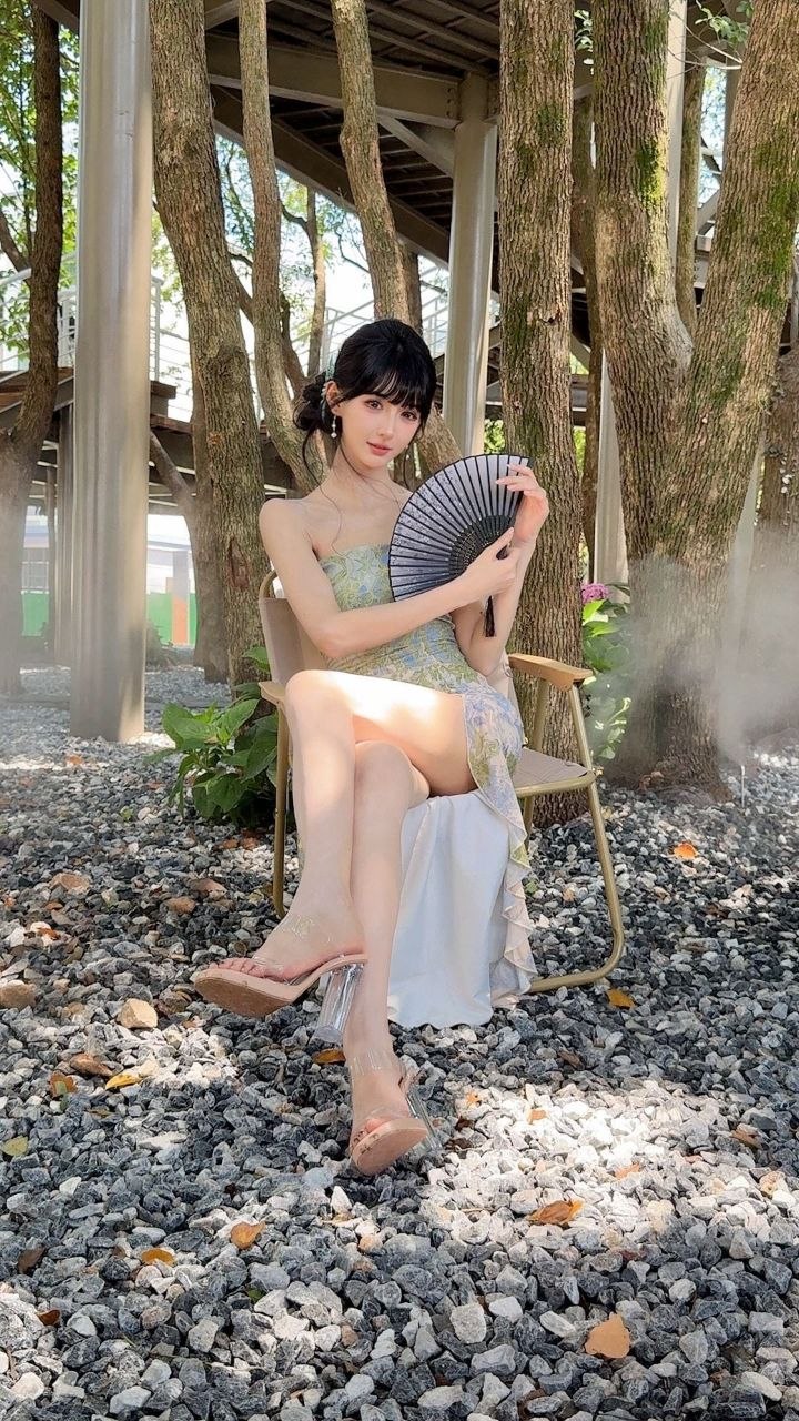 修长美腿模特婧琪