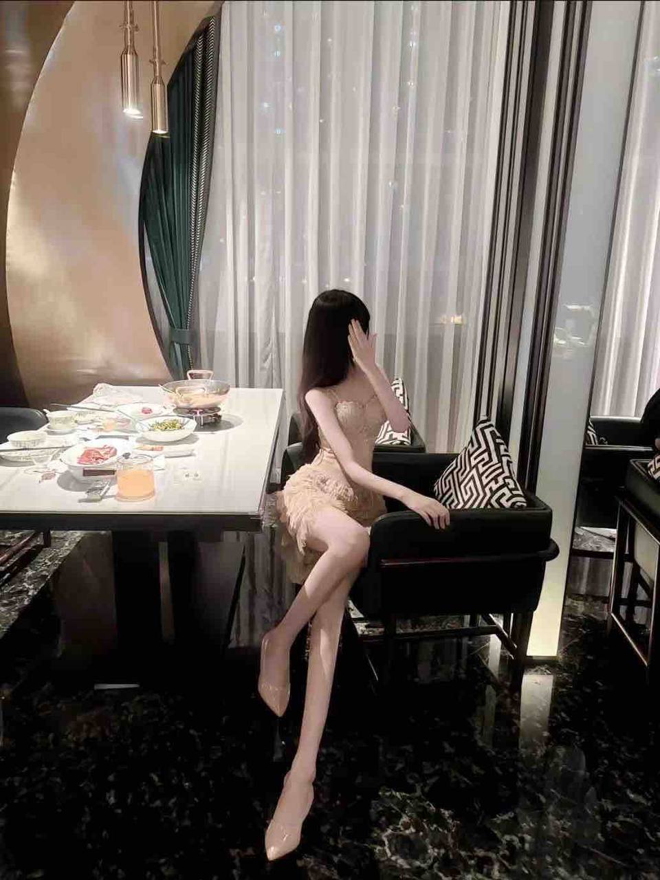 洋气可爱小姐姐旻妤