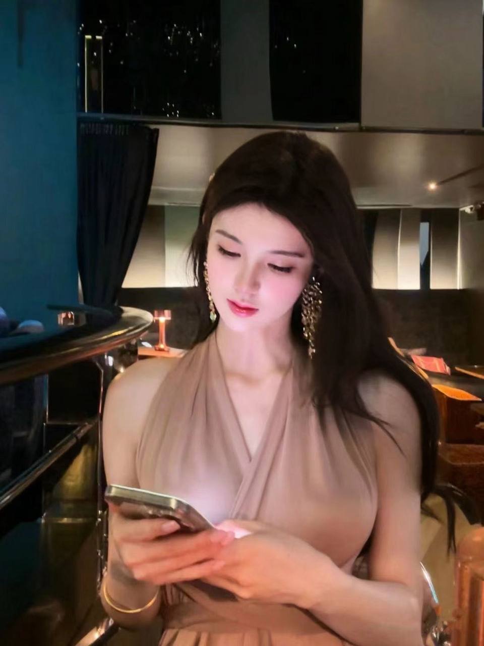 落落大方御姐可昕