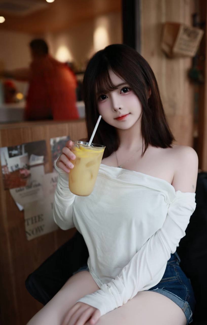 童颜巨乳萌妹Candice
