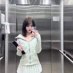 NYU留学生透明崽