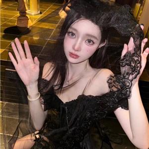 精致高级感模特Leni