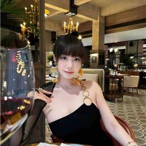 魔鬼身材模特Ziora