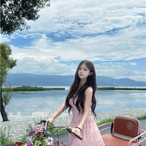 邻家乖乖女Rilyn