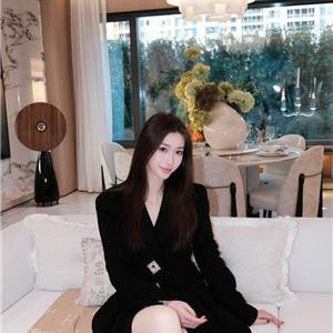 顶级T台模特馨乔