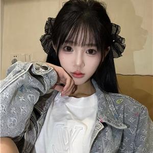 眉眼清秀小美女Adriana
