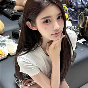洋气清冷感美少女婧妍