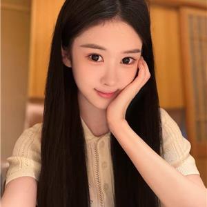 长发腼腆女友Uma