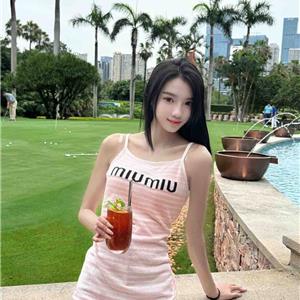 小巧精致脸Hazel